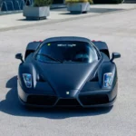Ferrari Enzo único no mundo vai a leilão após passar por família real