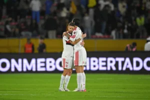 Flamengo vence no Equador e dá um salto rumo à semifinal da Libertadores