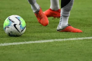 Futebol mundial movimenta R$ 50 bilhões na janela; Brasil fatura quase R$ 1,1 bi