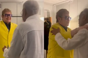 Gilberto Gil e Elton John se encontram nos bastidores do Rock in Rio e trocam elogios