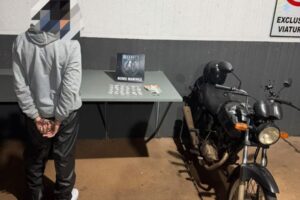 Guarda apreende moto com mais de R$ 100 mil em débitos em Maringá; motociclista foi preso por tráfico de drogas
