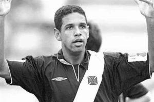 Henrique, ex-zagueiro e campeão pelo Vasco, morre aos 49 anos