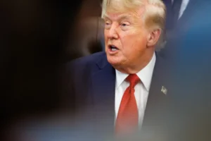IA? Trump rejeita frear: "Pelo contrário, vamos ajudar e cuidar dela"