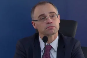 Instituto do qual Mendonça se afastou recebeu R$ 11,5 milhões de órgãos públicos sem licitação