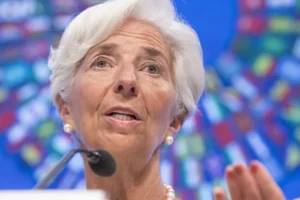 Lagarde: juros não seguem energia automaticamente; crescimento e consumo também pesam em taxas