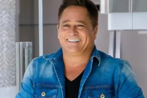 Leonardo volta a beber após 30 dias e brinca sobre abstinência