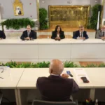 Líder da Venezuela desbloqueia acesso a mais portais da Internet