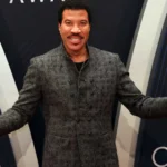 Lionel Richie é internado na UTI após show nos EUA, diz site