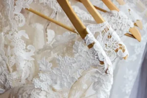 Loja de luxo de SP cancelou entrega de vestido de noiva 5 dias antes do casamento, diz médica