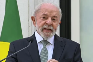 Lula publica decreto que reduz tributos sobre gasolina e zera para etanol