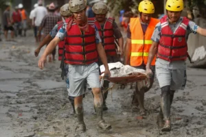 Mais de 6.000 seguem desaparecidos no Nepal, e a maioria dos corpos não foi retirada