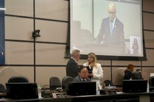 Majô como prefeita interina, Telles na presidência da Câmara e Silvio e Sandra em campanha de aliados