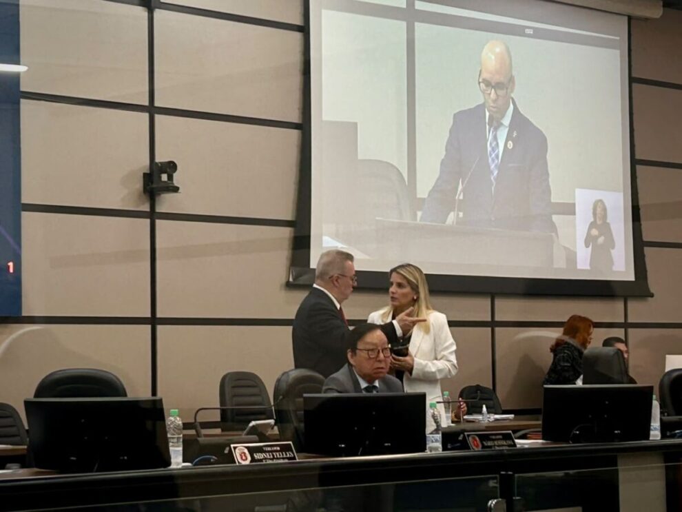 Majô como prefeita interina, Telles na presidência da Câmara e Silvio e Sandra em campanha de aliados