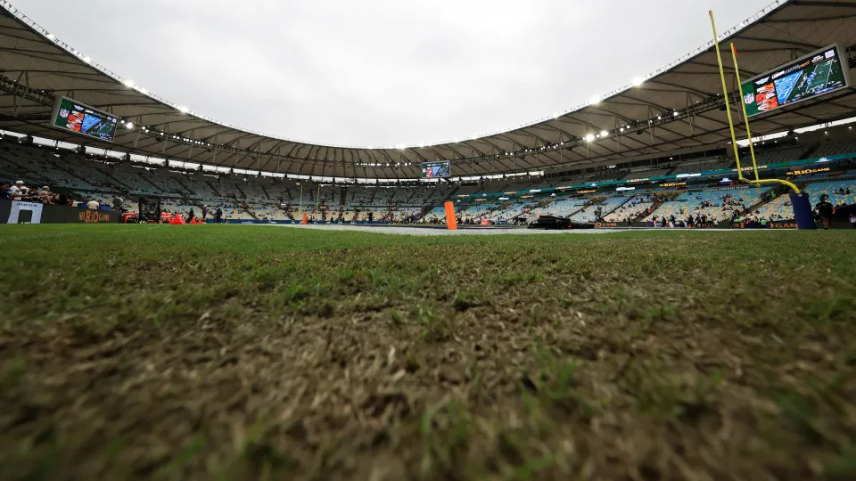 Maracanã inicia processo para troca do gramado após críticas e jogo da NFL
