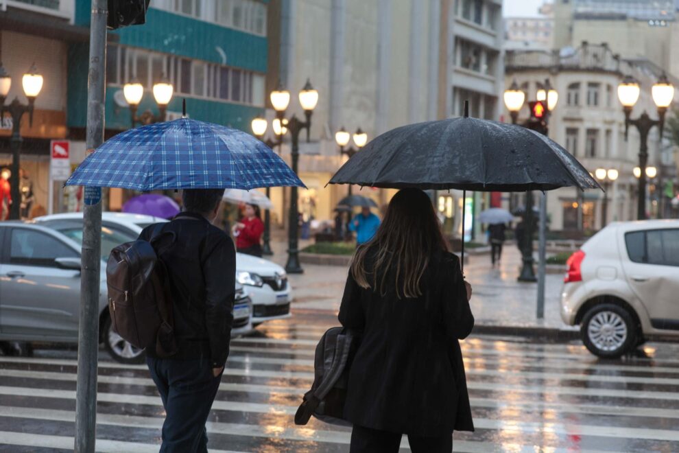 Maringá terá sábado (12) chuvoso, com 33,5 mm previstos, aponta Simepar