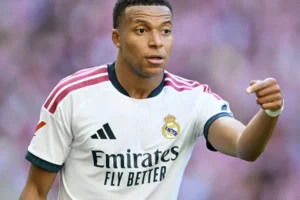 Mbappé evita criticar arbitragem após derrota do Real para o Atlético