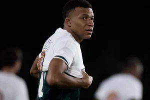 Mbappé explica gesto com camisa de apoio a Ceuta no Real Madrid