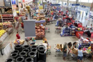 Mercado financeiro reduz previsão da inflação para 5% este ano