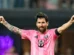 Messi faz o 930º gol e reduz distância para Cristiano Ronaldo