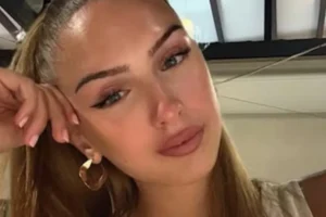Miss morre aos 22 anos após batalhas contra doença rara