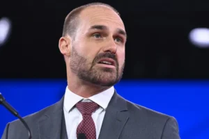 Moraes marca julgamento de ação contra Eduardo Bolsonaro por atuação nos EUA