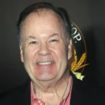 Morre Dennis Haskins, o diretor de 'Uma Galera do Barulho', aos 75 anos