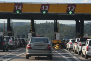 Motoristas deixam de pedir reembolso de 267 mil multas de pedágio free flow em SP