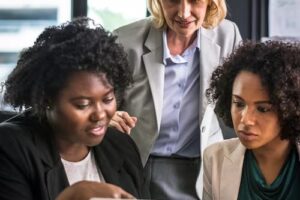 Mulheres ampliam espaço no mercado de trabalho e nos negócios de Maringá