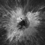 NASA descobre cratera de 222 metros formada por impacto raro na Lua