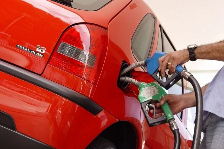 Os carros brasileiros vão aguentar a gasolina com 35% de etanol?