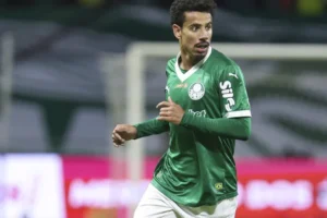 Palmeiras segura pressão do Santos, elimina rival e avança na Copa do Brasil
