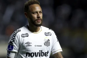 'Pior gramado que a Vila já teve', diz Neymar após eliminação do Santos