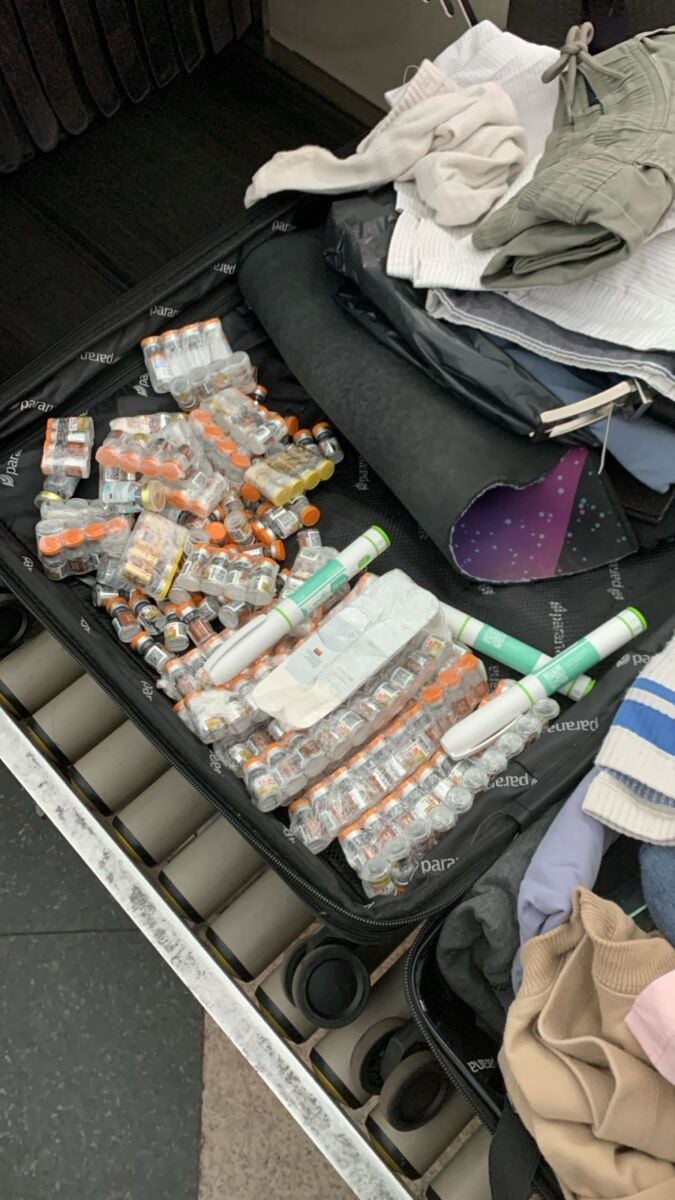 Polícia Federal prende homem com mais de 300 ampolas de emagrecedores no Aeroporto de Maringá