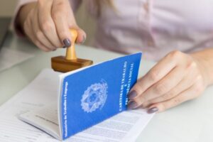 Por que trabalhadores deixam empregos com vagas abertas?