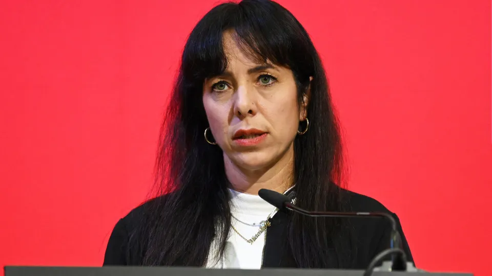 Prefeita eleita 'inquilina' que fala turco assusta establishment em Berlim