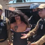 Preso vestido de mulher, homem diz ter matado 80 pessoas na Paraíba