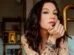 Priscilla Alcântara se afasta do gospel e busca o pop dos anos 2000 em novo disco