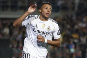 Real Madrid evita empate nos acréscimos, vence Elche e cola no Barcelona