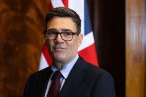 Reino Unido pode voltar à União Europeia, admite premiê Andy Burnham