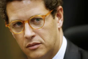 Ricardo Salles desiste de candidatura ao Senado por SP e vai apoiar Derrite e André do Prado