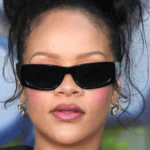 Rihanna chama atenção em Paris após show de Céline Dion