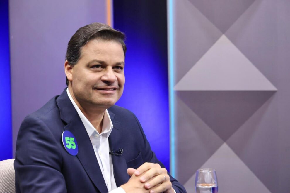 Sandro Alex avança em nova pesquisa e chega a 28% no Paraná