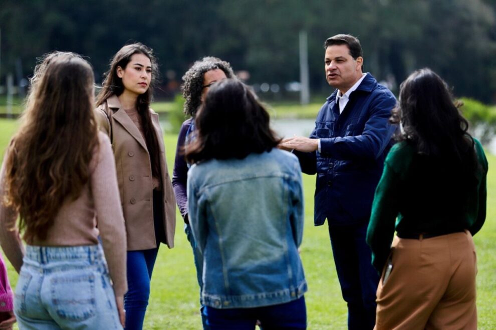 Sandro Alex defende implementação de centros especializados em Endometriose para atender mulheres