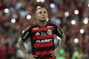 Santos encaminha contratação de Everton Cebolinha e avalia Coutinho