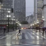 Semana em São Paulo deve ter calor, chuva forte e queda brusca de temperatura