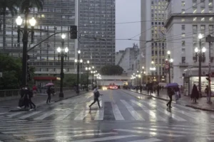Semana em São Paulo deve ter calor, chuva forte e queda brusca de temperatura