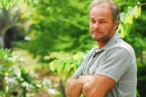 'Sempre as mesmas pessoas', diz Kadu Moliterno sobre 'panelinhas' na TV