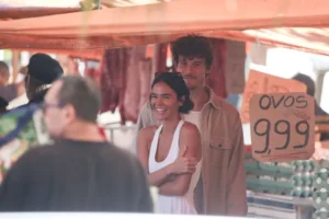 Shawn Mendes fala sobre fase com Bruna Marquezine e diz estar 'construindo um lar'