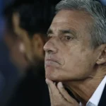 Suspeito de se passar por Luís Castro é preso no Rio após aplicar golpe de R$ 22 mil em jogador do Grêmio