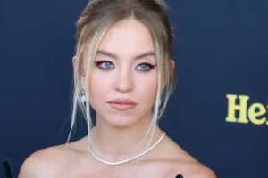 Sydney Sweeney perde 200 mil seguidores após campanha sensual para app esportivo